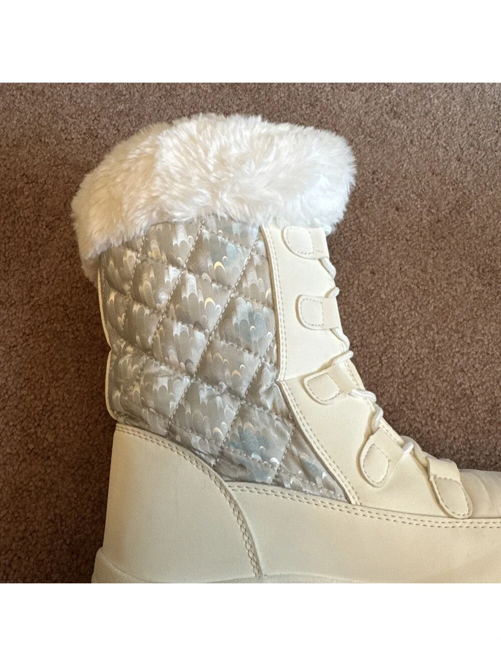 EUC Hobibear White Boots Women Size EU 40 US 8-1/2 to 9